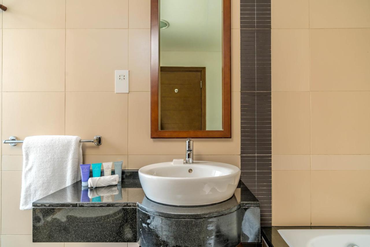 דובאי Dream Inn Apartments- West Wharf Tower Canal View מראה חיצוני תמונה