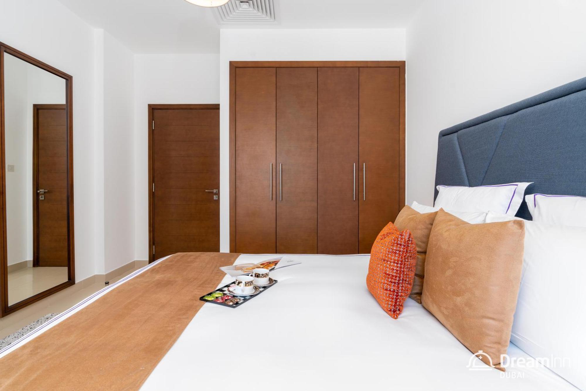 דובאי Dream Inn Apartments- West Wharf Tower Canal View מראה חיצוני תמונה